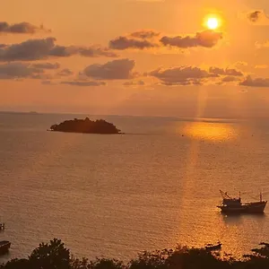 Kohrong Sea Views Lodge